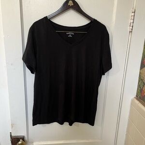 Eddie Bauer Women’s Black V-Neck Tee